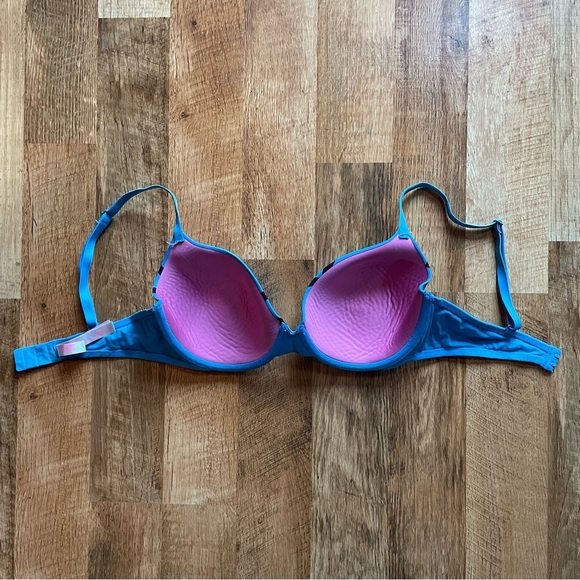 PINK Victoria's Secret Blue Bra with Bold Branding - Picture 4 of 7
